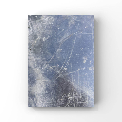 Detailfotografie von Baustellenmaterial mit Aluminium-Oberfläche