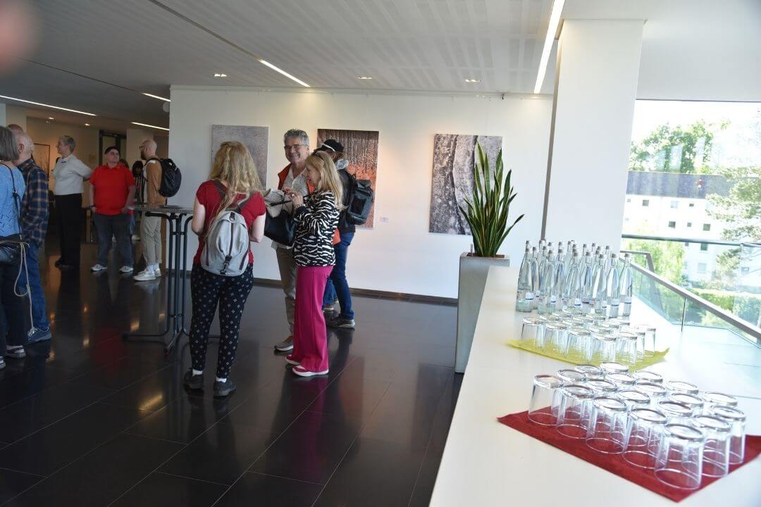 Vernissage am 24.4.2026 im Fraunhofer Institut Karlsruhe der Künstlerin Christina Rasimus | CR Interior Art 
