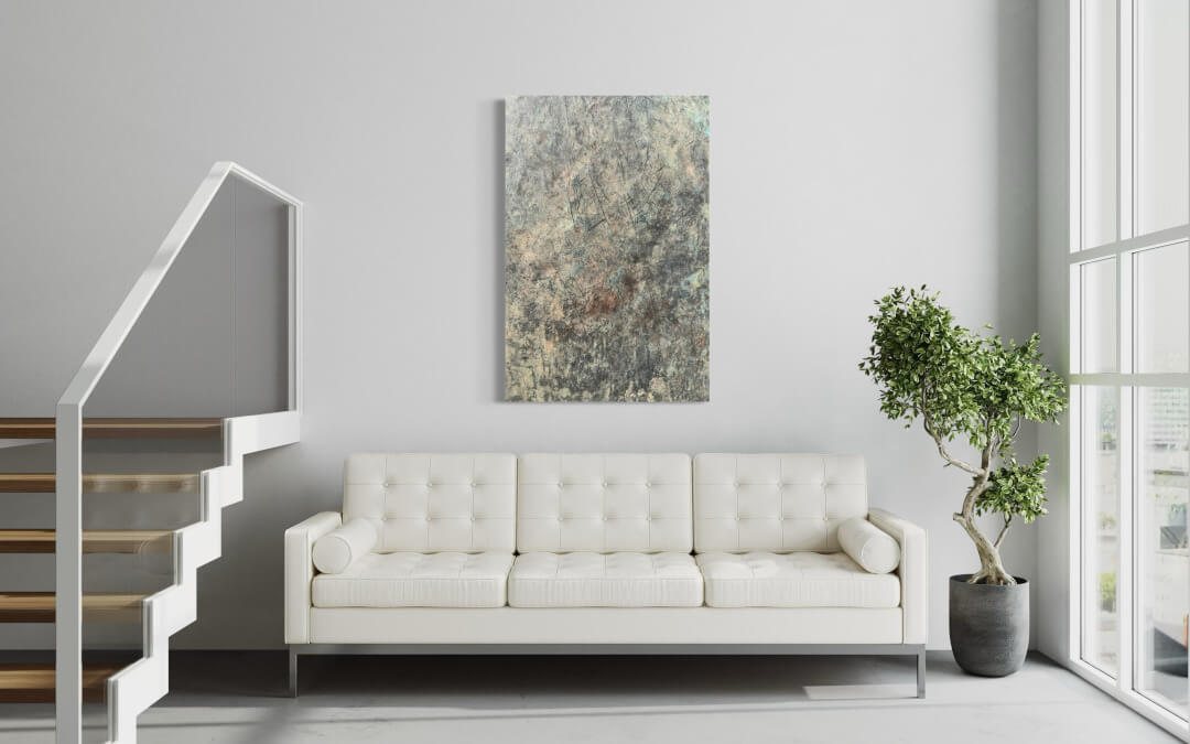 Detailfotografie eines Metalltopfs als Bild über einem weißen Sofa